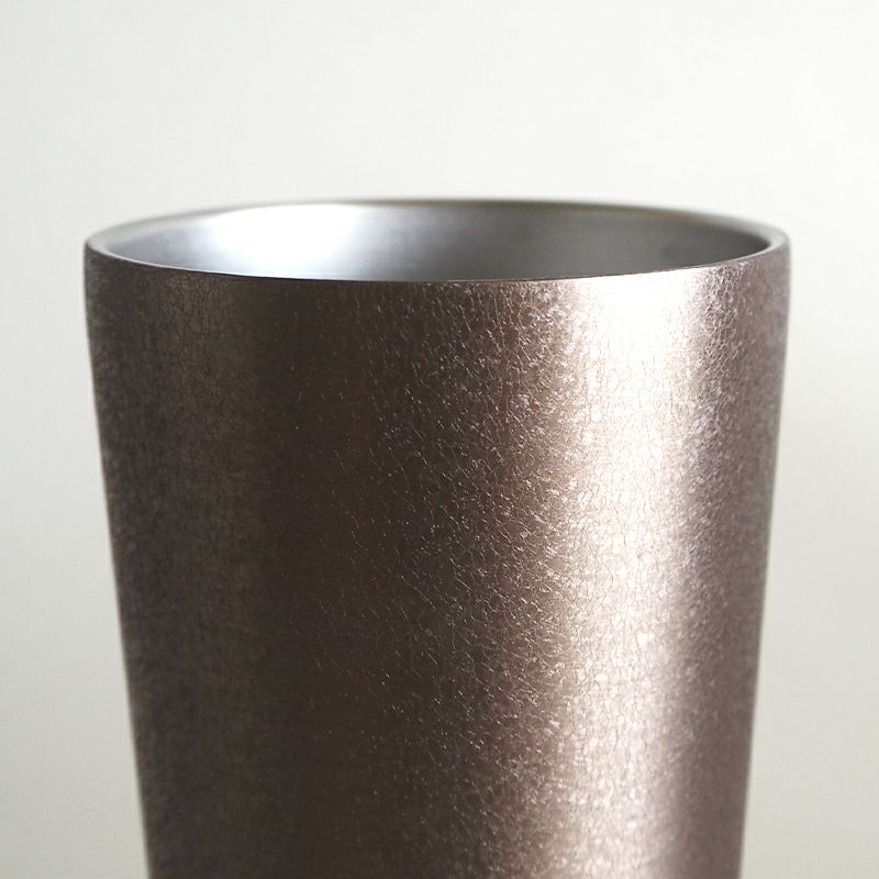 なめらかな口当たりでマットな質感