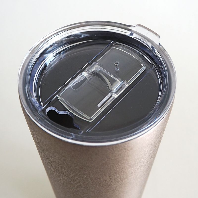 スライドして飲み口が開きます