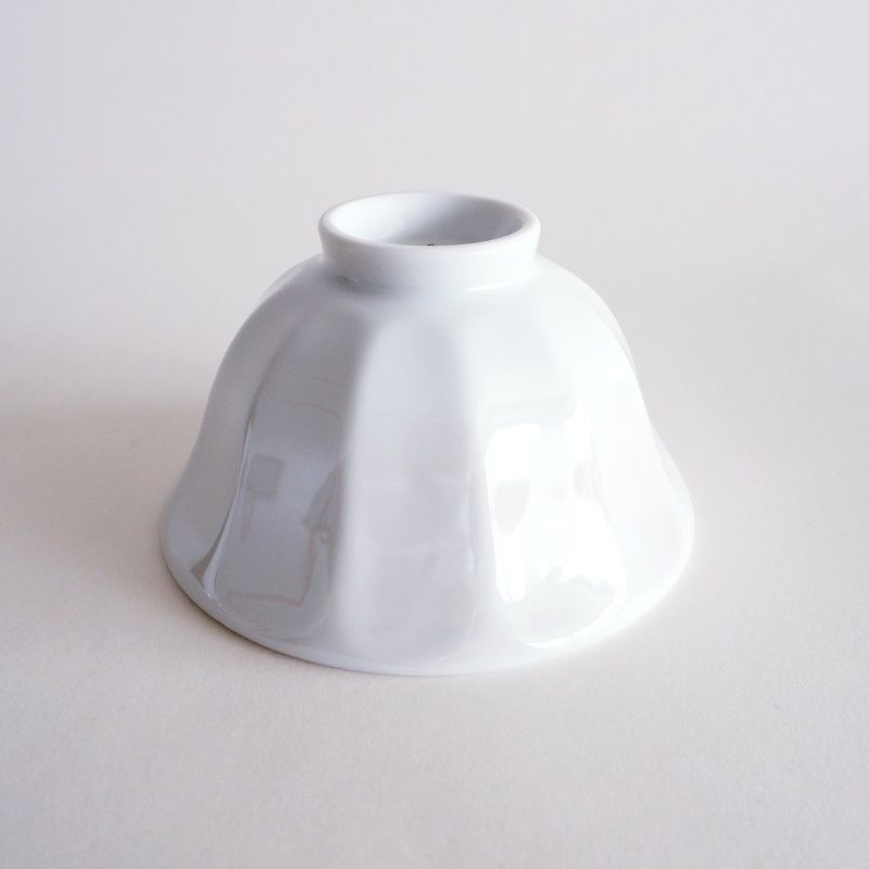 モダンなデザインは洋風のテーブルコーディネイトにも似合います