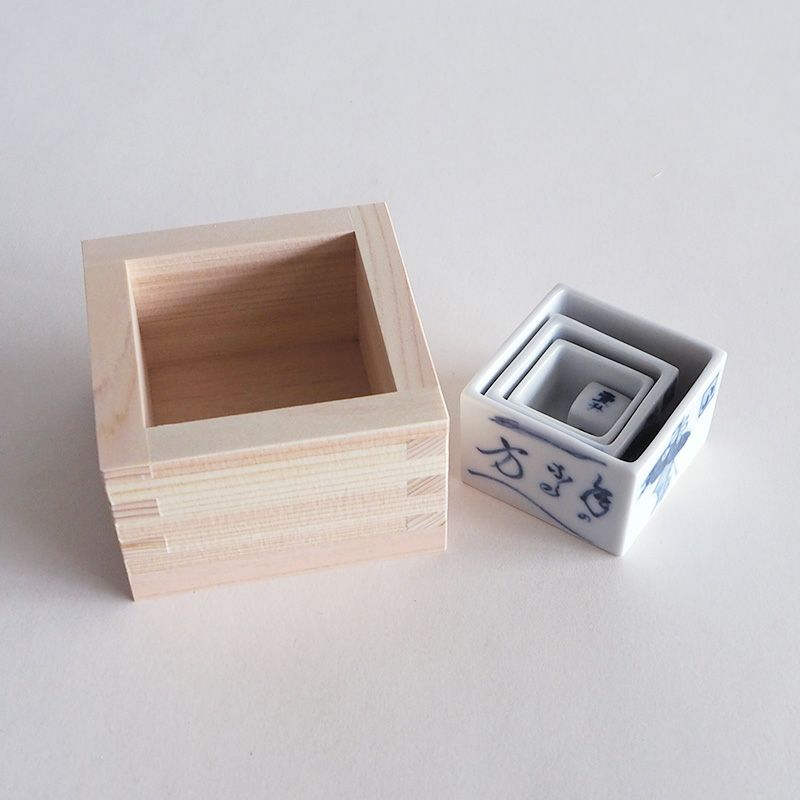 檜の枡にスタッキングができます