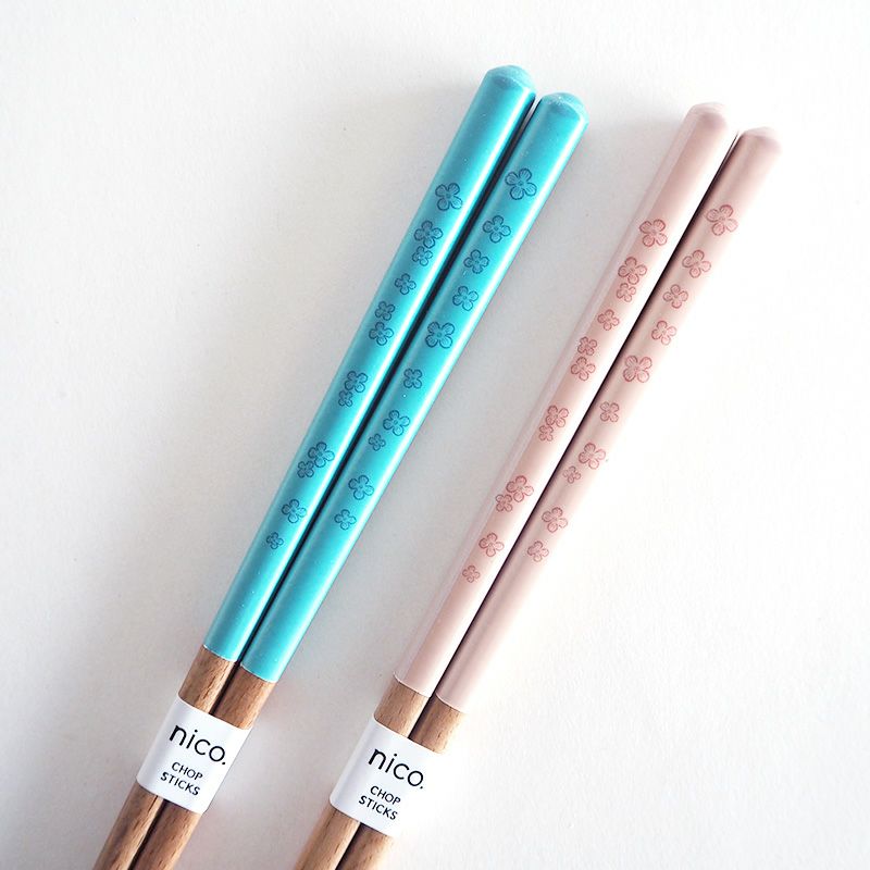 かわいいブルーとピンクでペア箸にぴったりの色合いです