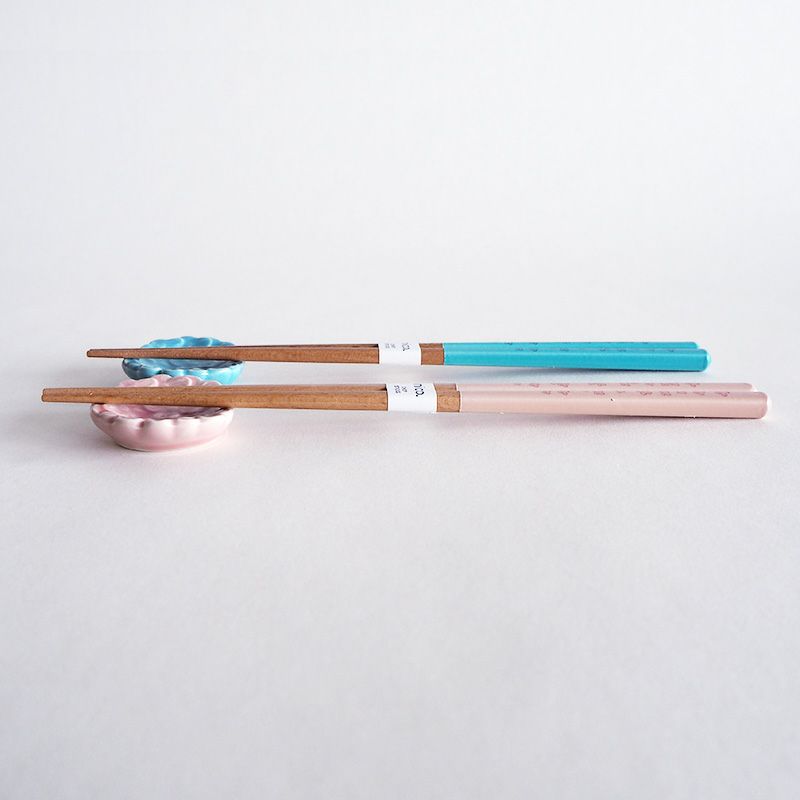 箸によく似合うデザインの箸置きです