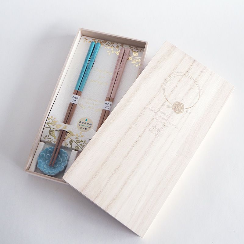 桐箱付きで結婚のお祝いにぴったりです