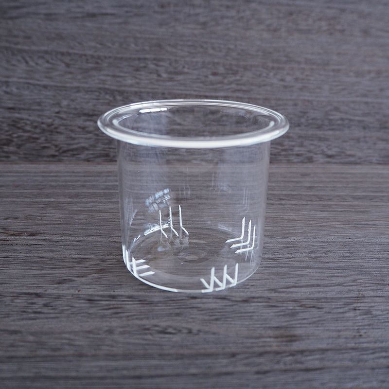 ガラス製の茶こしです