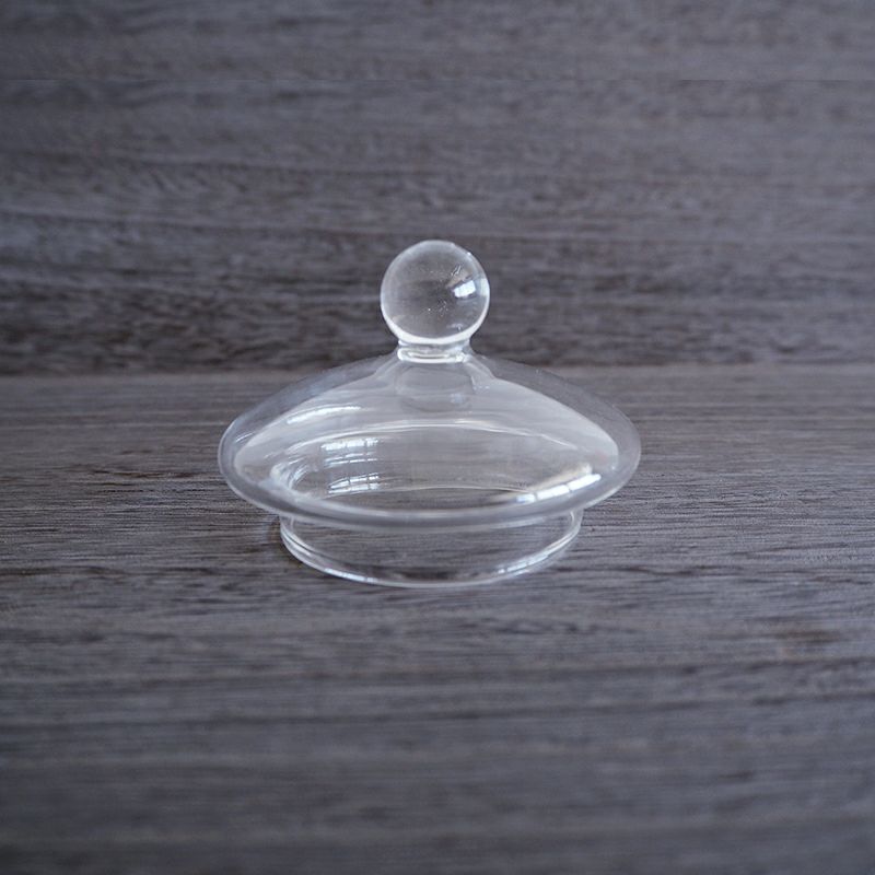 摘まみやすい蓋です