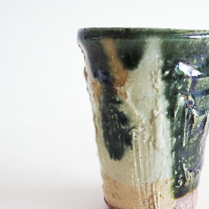 趣のある粗削りな装飾