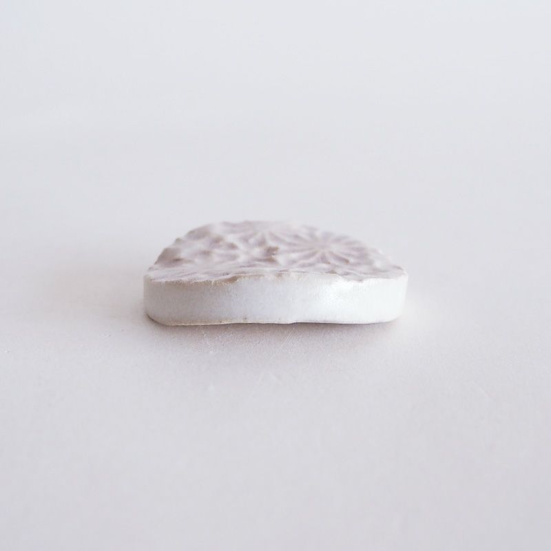 手作りの温もりを感じる箸置きです
