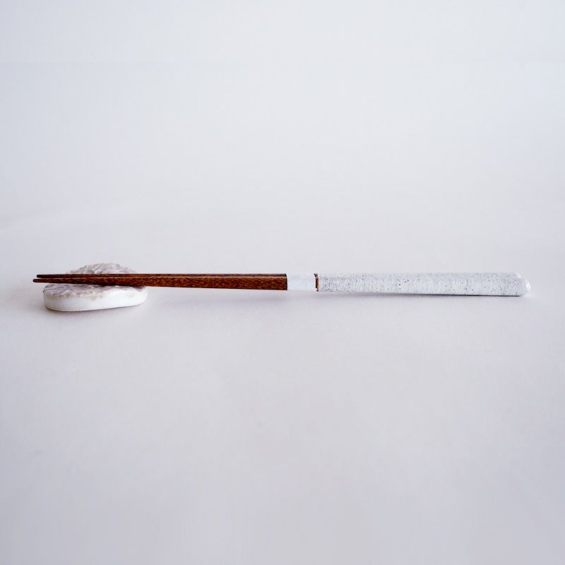 ほどよい高さで使いやすい箸置きです