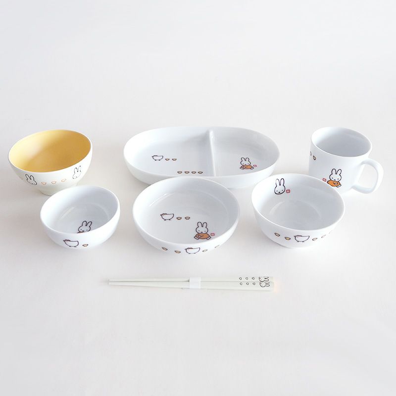 ミッフィーの子供用食器7点セットです