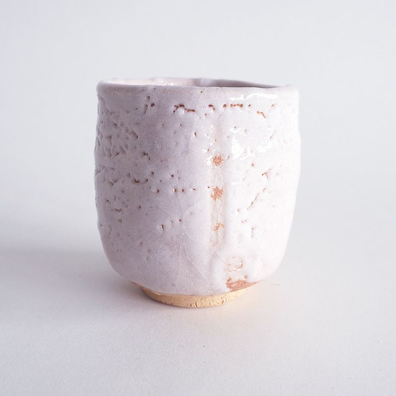 淡いピンクが特徴的な紅志野