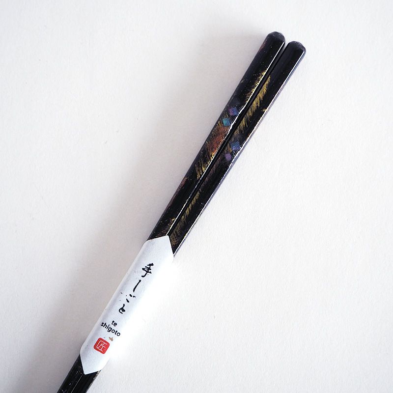 あわび貝がアクセントとなり華やかさを際立てます