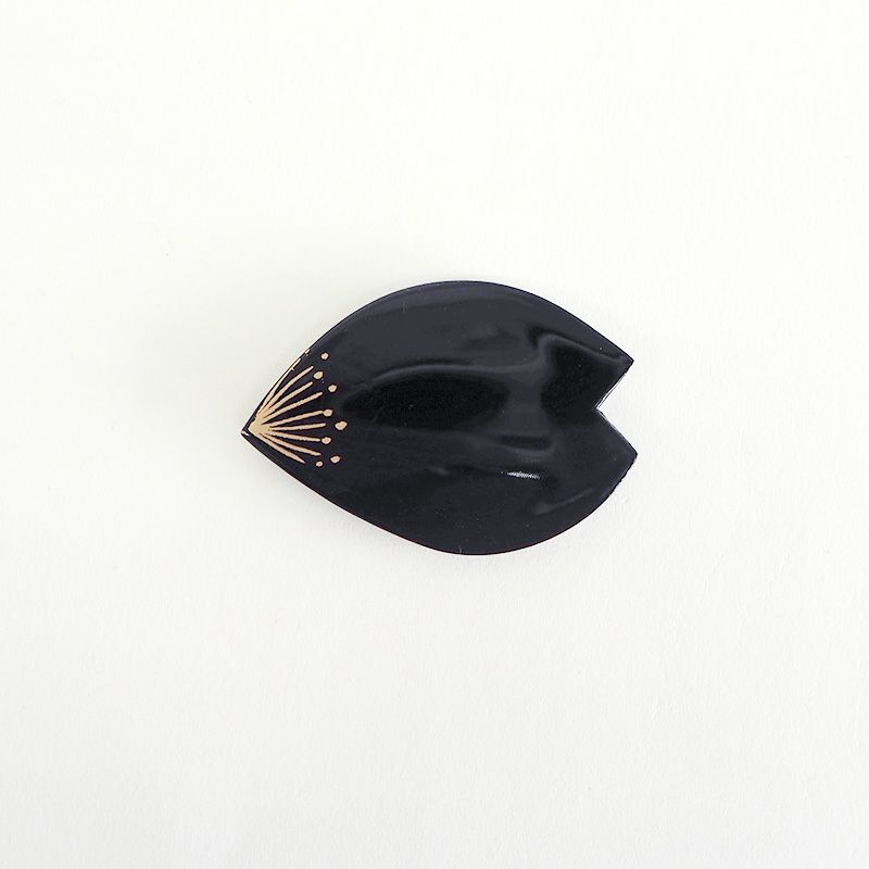 桜の花びらをイメージした箸置き