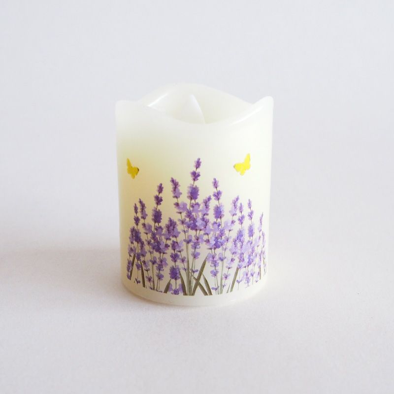 本物のロウ使用して作られています