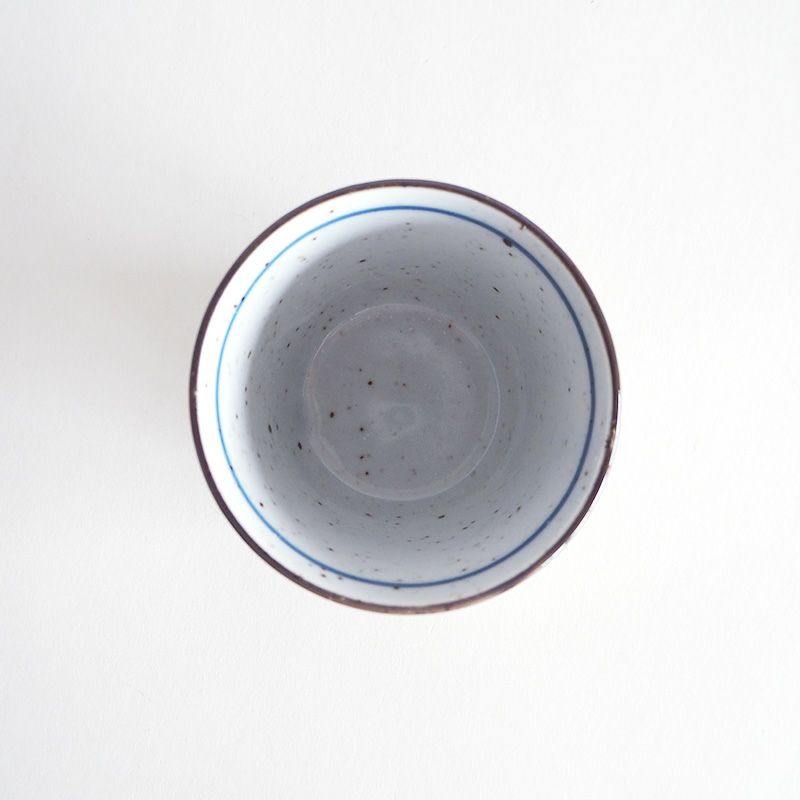 コーヒーやお茶を入れても粋なそば猪口です