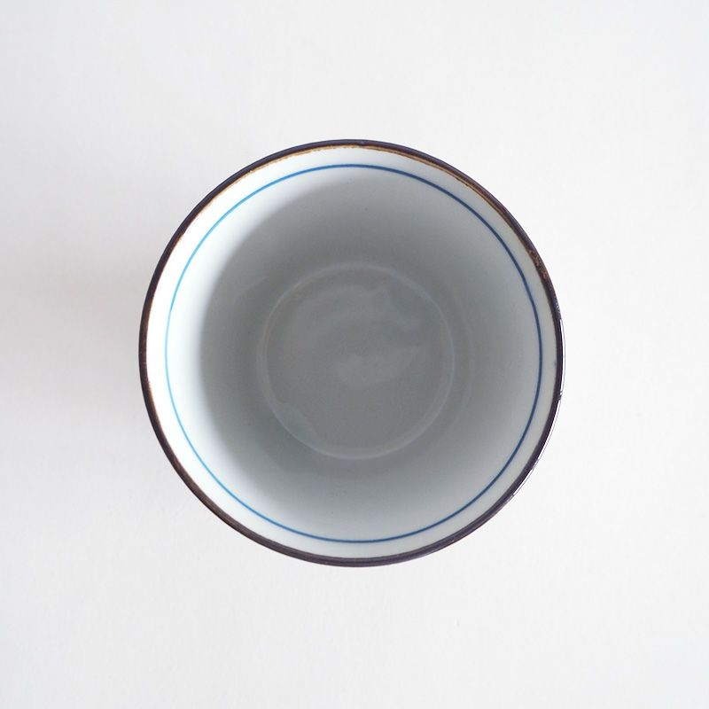 コーヒーやお茶を入れても粋なそば猪口です