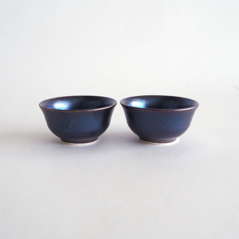 パールのような輝きのぐい呑みです