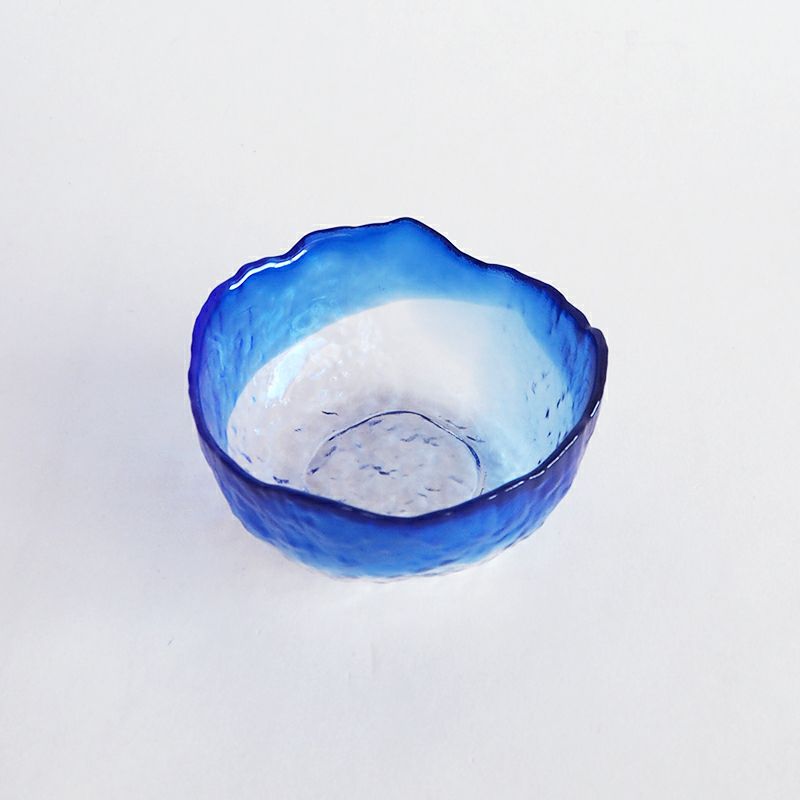 夏を彩る器として重宝します