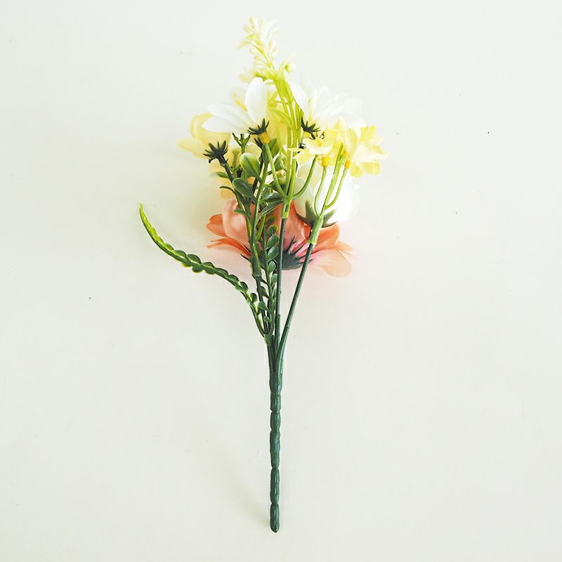 水替え不要なので、お花が枯れやすい季節にもぴったりです