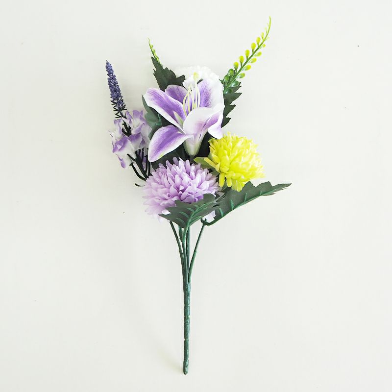 お手入れ不要でいつでもきれいなお花をお供えしておけます