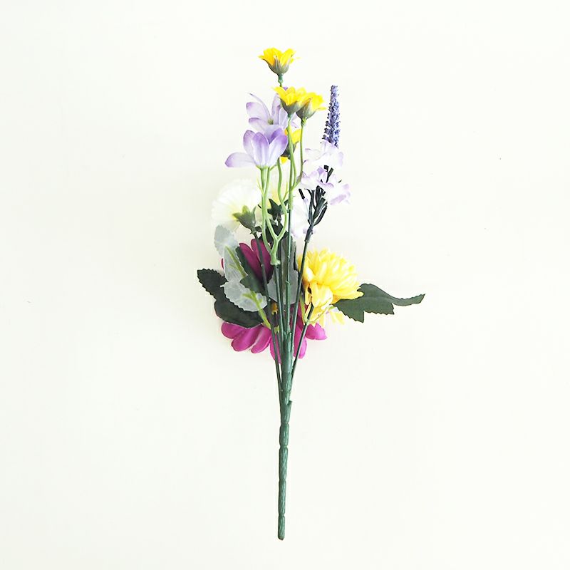 水替え不要なので、お花が枯れやすい季節にもぴったりです