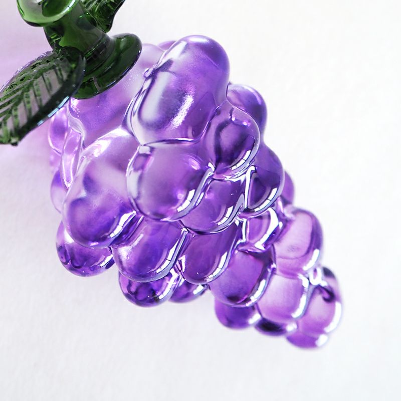 透明感のある涼し気なフルーツです