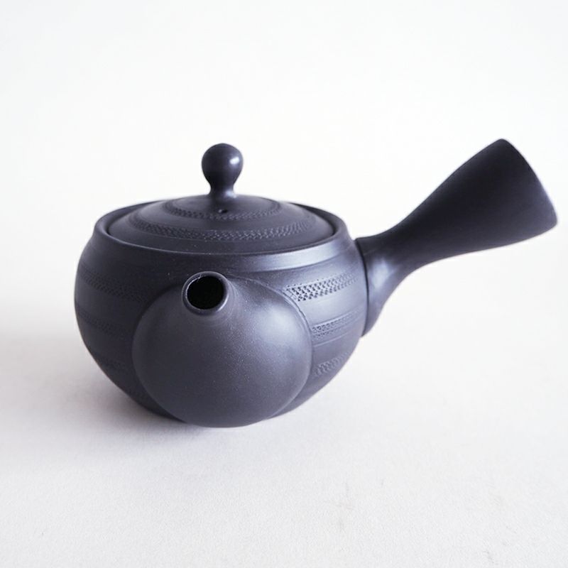 常滑焼のシンプルで美しい急須です