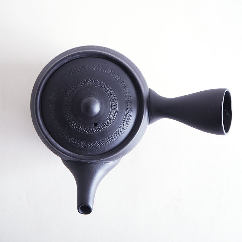 常滑焼のシンプルで美しい急須です