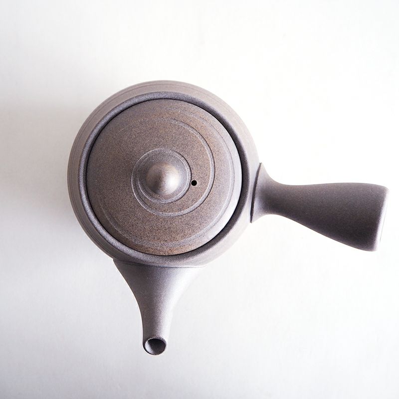 安定感のある形状です