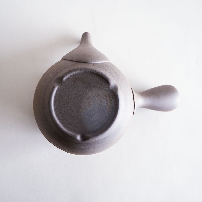 安定感のある形状です