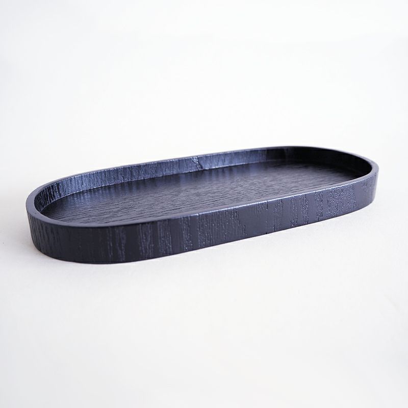 軽くて使いやすい木製のトレーです