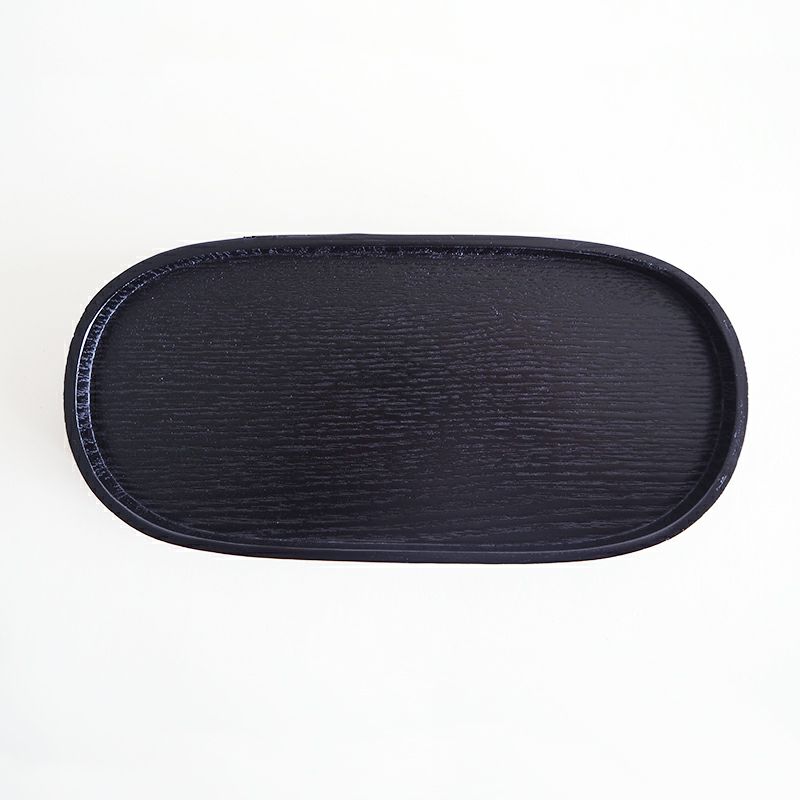 シックな黒は和洋どちらでも使えます