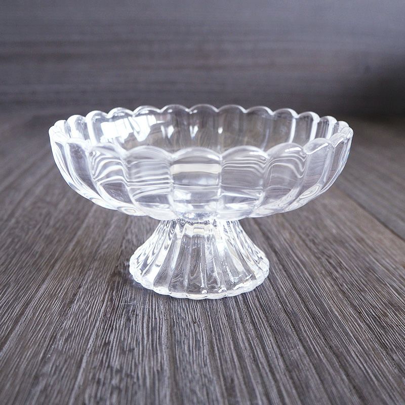 アイスクリームなど定番のデザートに似合うグラスです