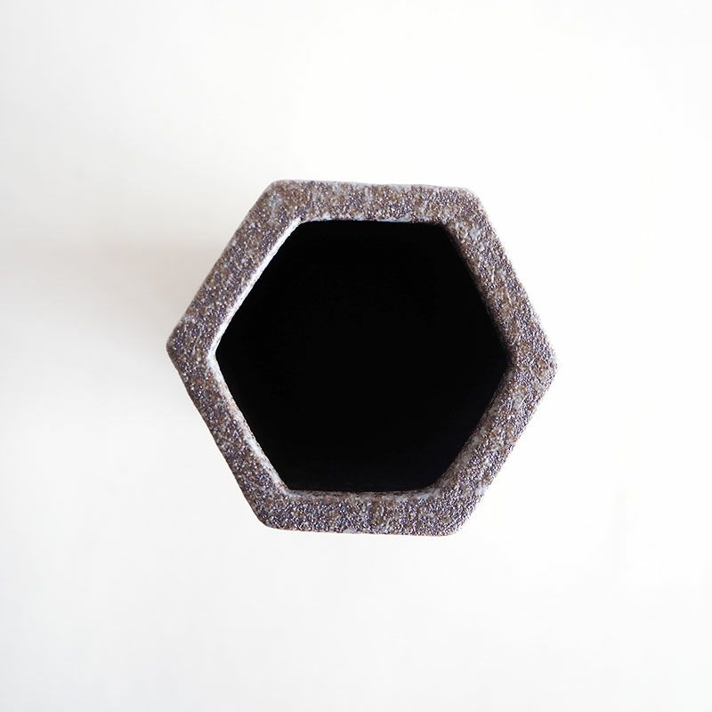 ざらついた質感が趣を感じさせます