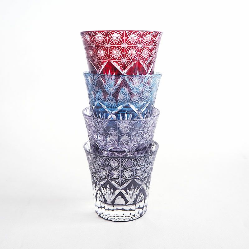 レッド、バイオレット、ブルー、ブラックの4色からお選びいただけます