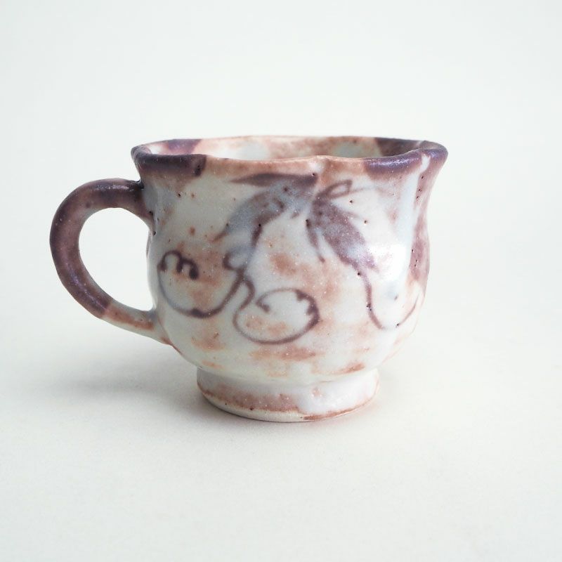 色合いと絵柄が馴染み趣のある風合いに