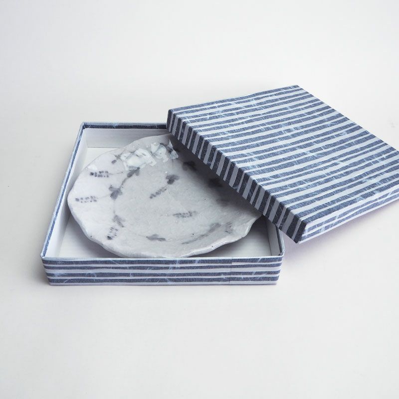 化粧箱付で贈り物にもおすすめです