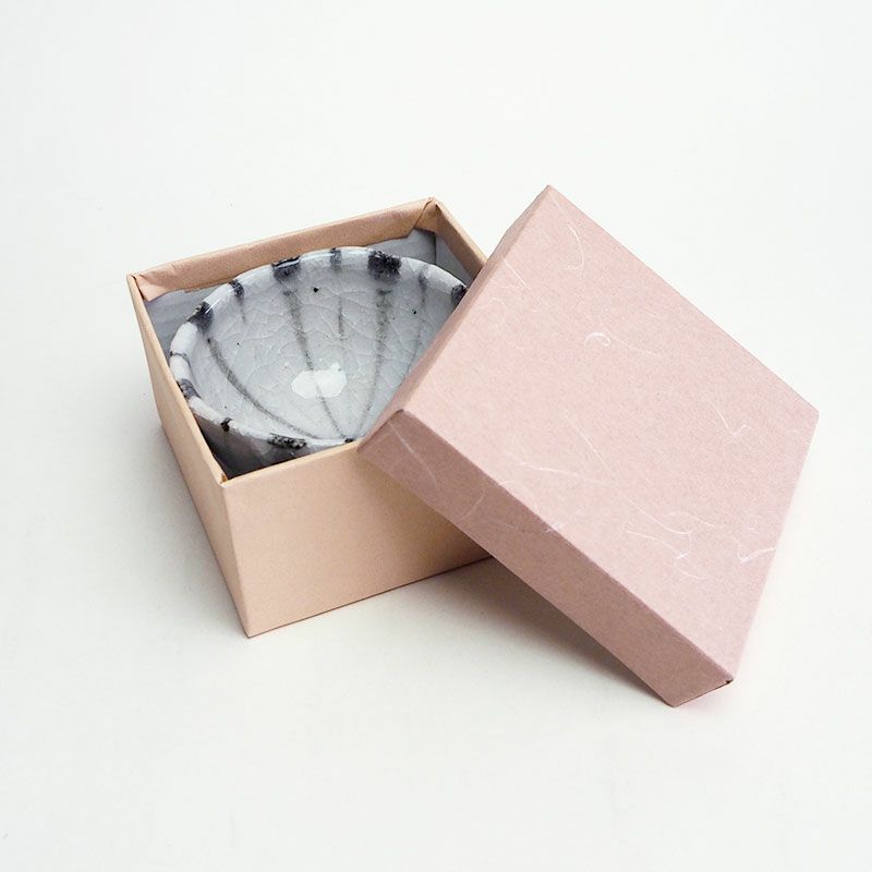 化粧箱に入り贈り物にも最適です