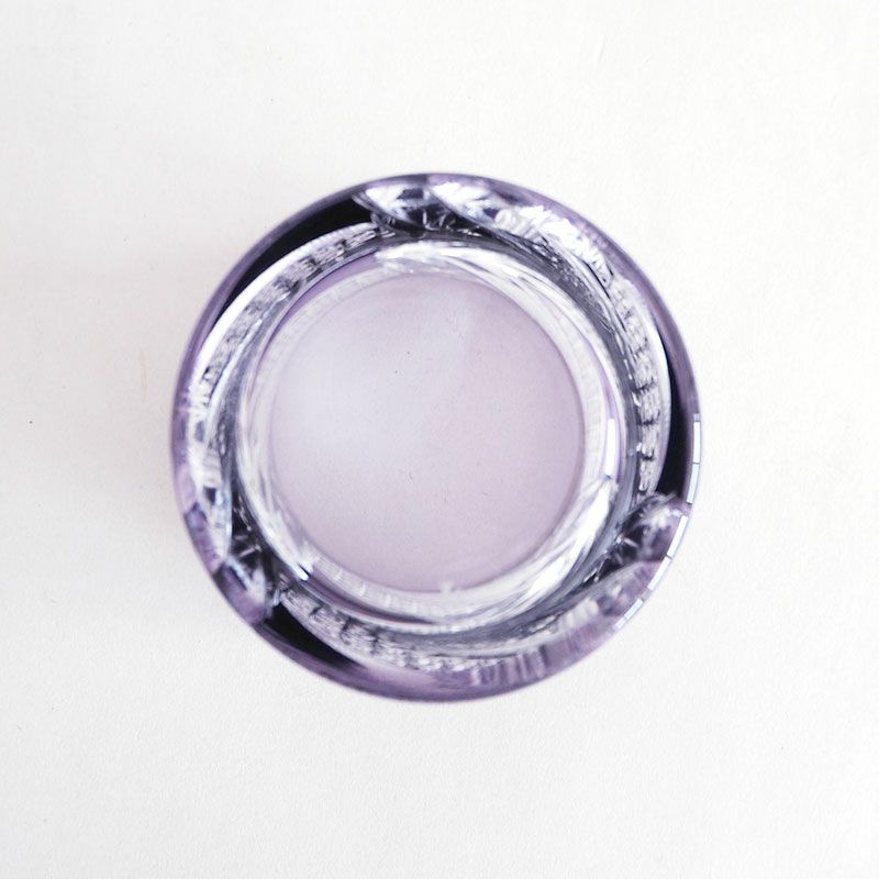 透明感と光沢性に優れた美しいグラスです