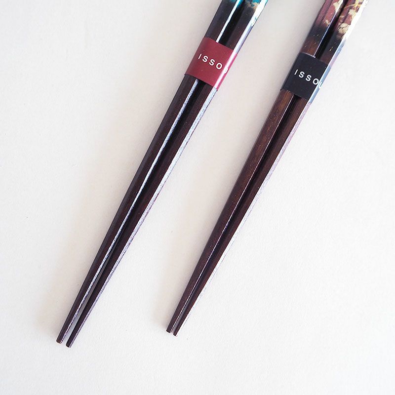 艶やかな金彩を施した箸です