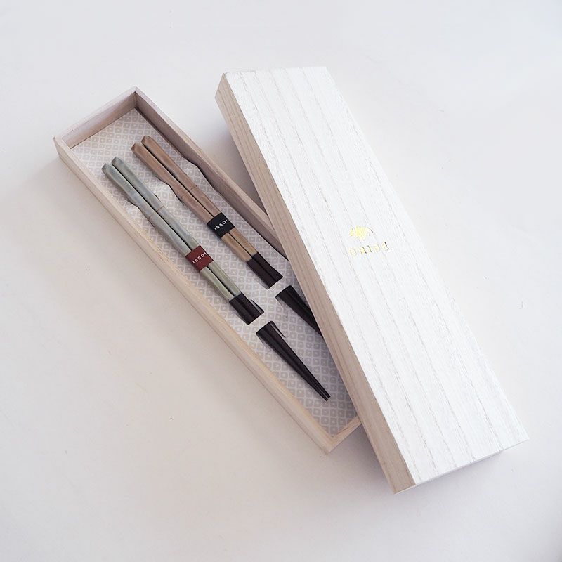 桐箱付きで贈り物におすすめの箸セットです