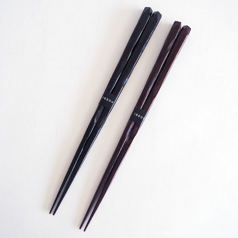 持ちやすく手に馴染む形状です