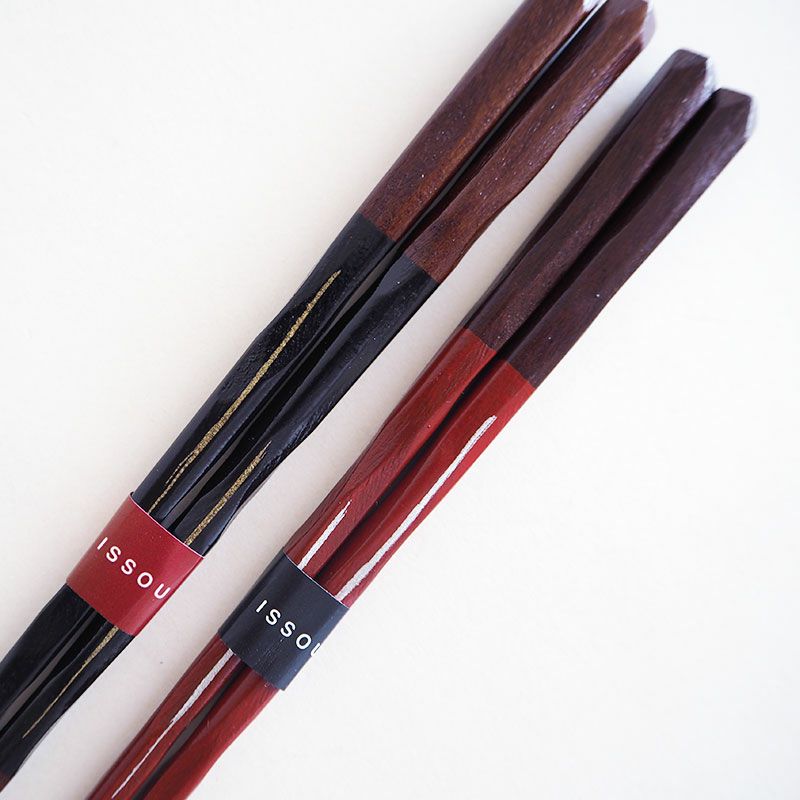 切り出した装飾が力強さと美しさを現しています