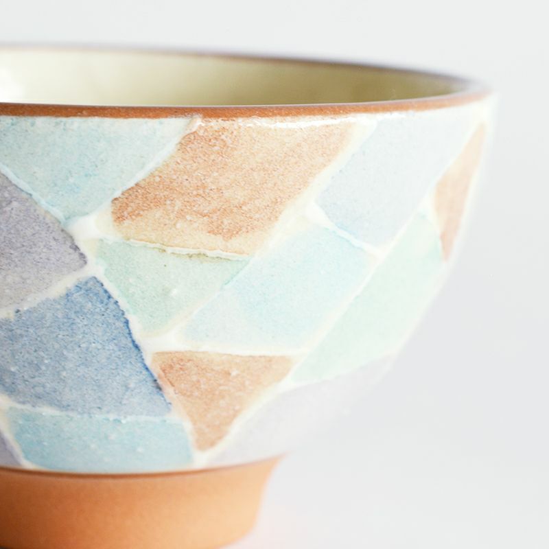 イッチンという技法で描かれた立体的な模様