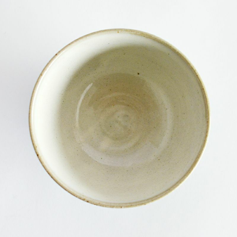 陶器のぬくもりを感じる器です