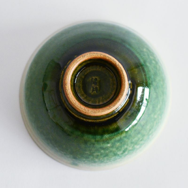 濃淡のある緑の釉薬