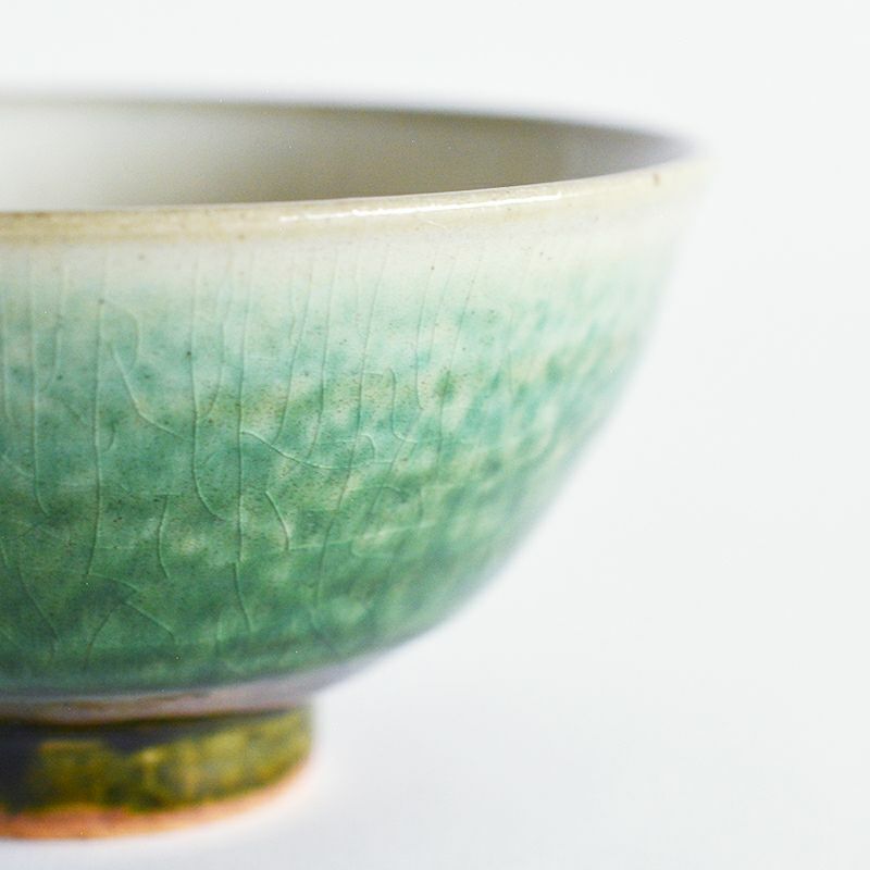 濃淡のある緑の釉薬