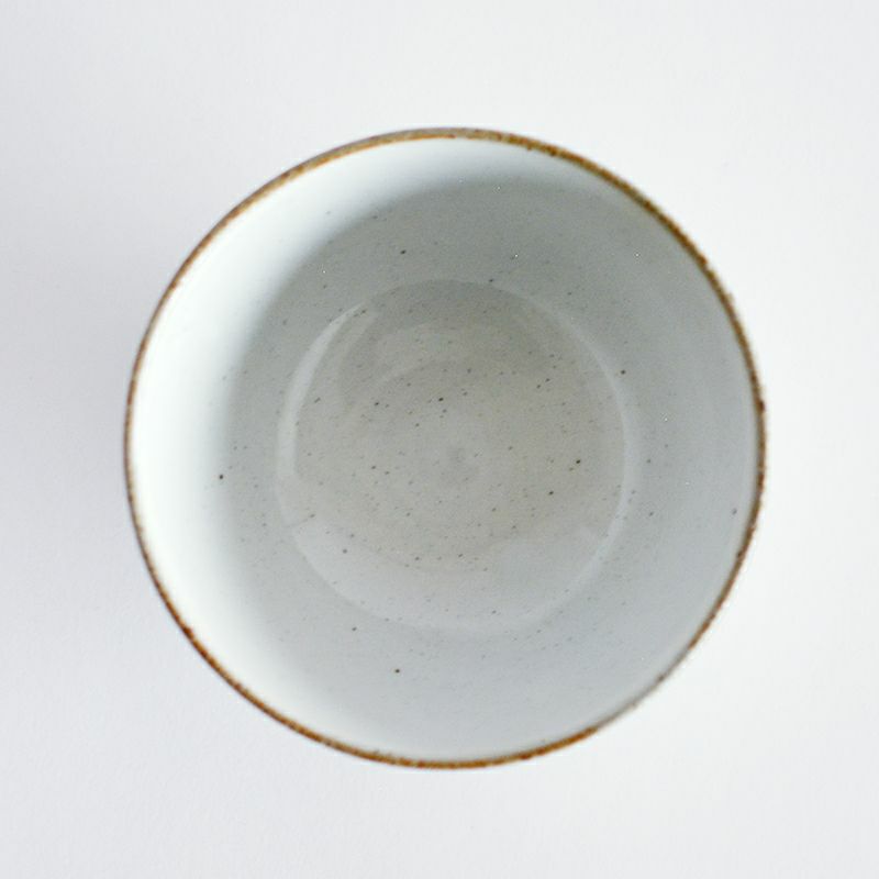 陶器のぬくもりを感じる器です