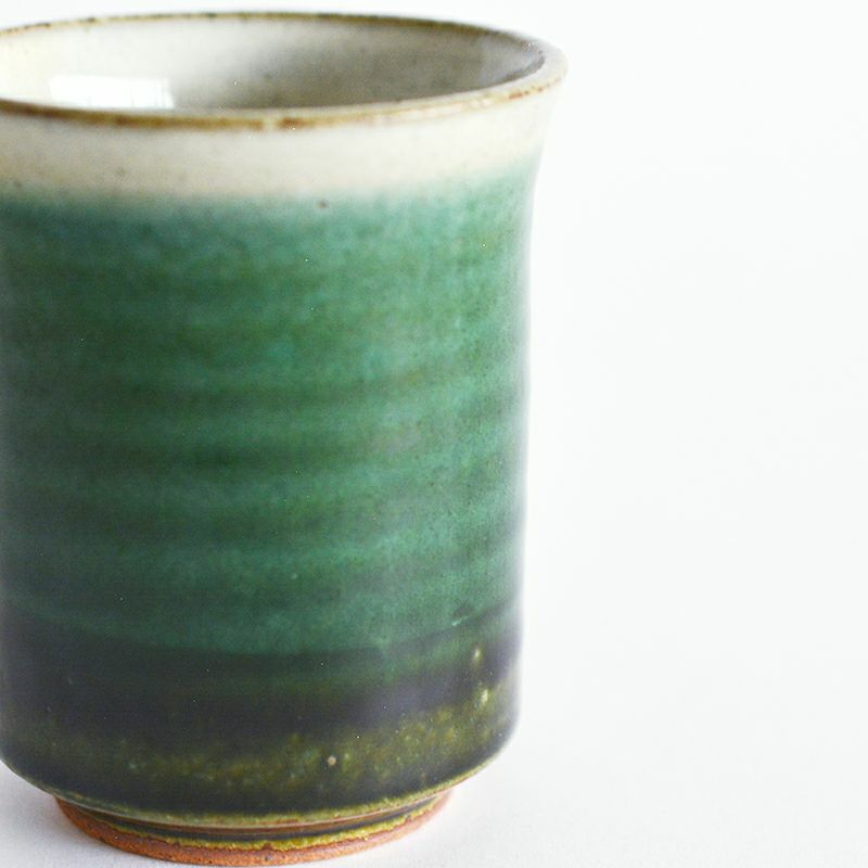 窯変による色合いが味わい深い表情を出しています