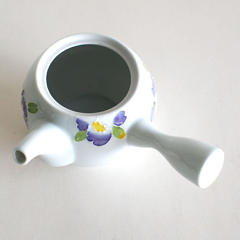 口が狭すぎないのでお手入れもしやすいです