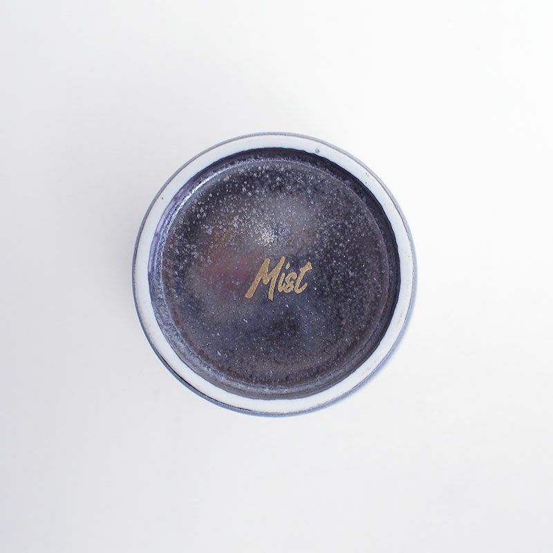 有田焼の窯元である陶悦窯の裏印が入っています